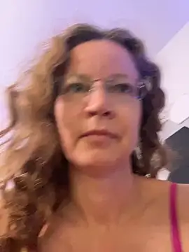 Snapshot of AnnikaRose chatting on 06-19-26, 03:12 AnnikaRose online show from 06-19-26, 03:12