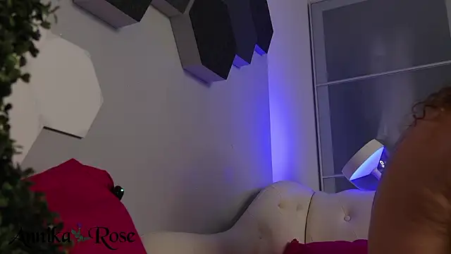 AnnikaRose online show from 03-25-26, 11:31