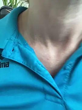 AnnikaRose online show from 02-26-26, 07:30