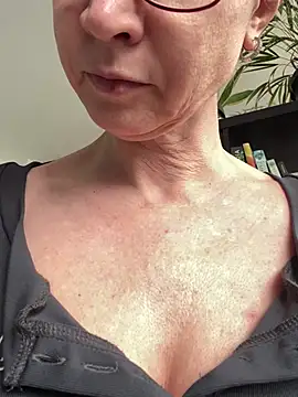 AnnikaRose online show from 04-20-26, 12:41