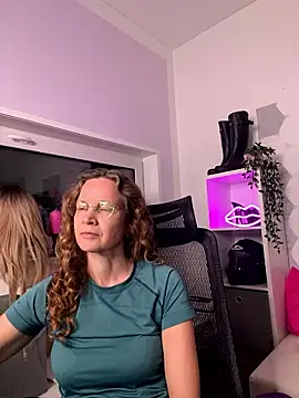 AnnikaRose online show from 01-10-26, 07:53