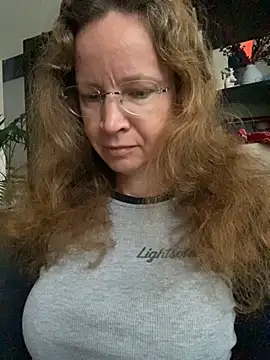 Snapshot of AnnikaRose chatting on 10-08-25, 06:04 AnnikaRose online show from 10-08-25, 06:04
