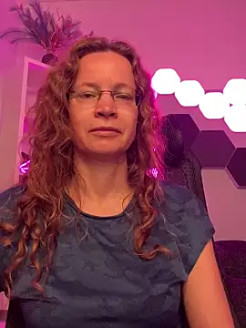 AnnikaRose online show from 05-03-26, 03:55