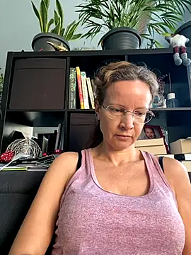 Snapshot of AnnikaRose chatting on 09-23-25, 05:47 AnnikaRose online show from 09-23-25, 05:47