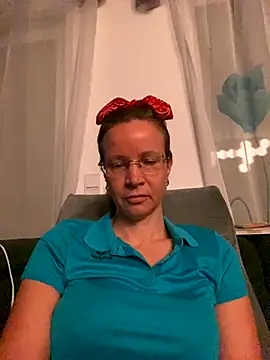 AnnikaRose online show from 11-27-25, 06:47