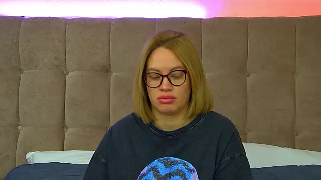 MariaNeumann online show from 09-19-25, 06:17