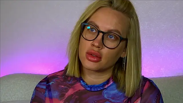 MariaNeumann online show from 10-23-25, 06:34