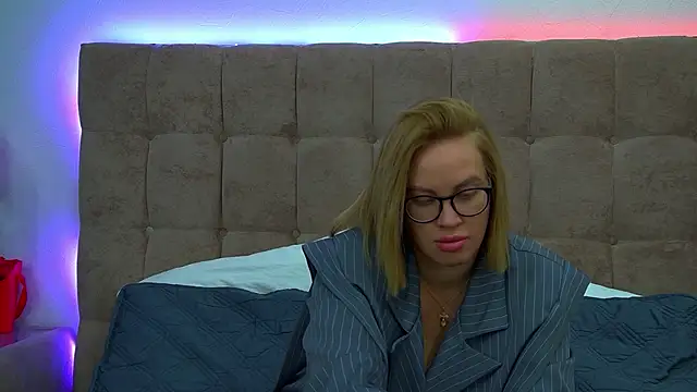 MariaNeumann online show from 09-24-25, 06:31