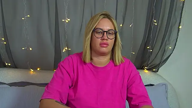 MariaNeumann online show from 11-23-25, 06:29