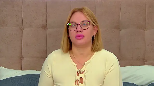 MariaNeumann online show from 09-18-25, 06:38