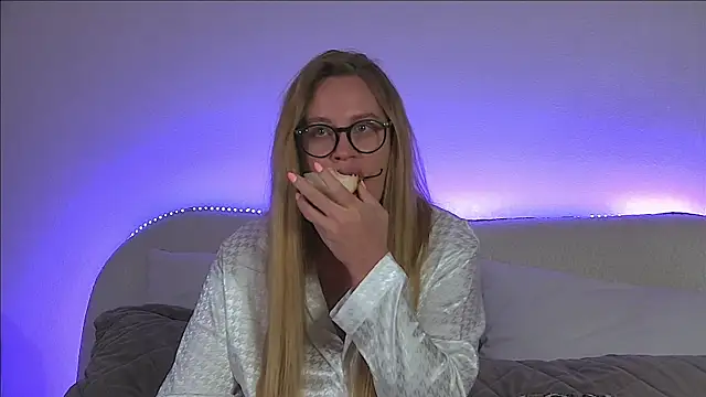 MariaNeumann online show from 03-16-25, 06:34