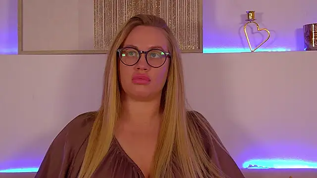 MariaNeumann online show from 03-12-25, 09:55