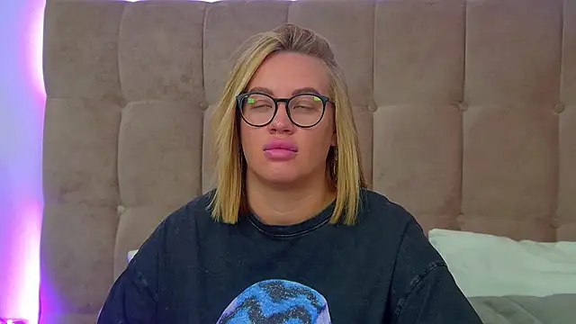 MariaNeumann online show from 11-19-25, 06:24