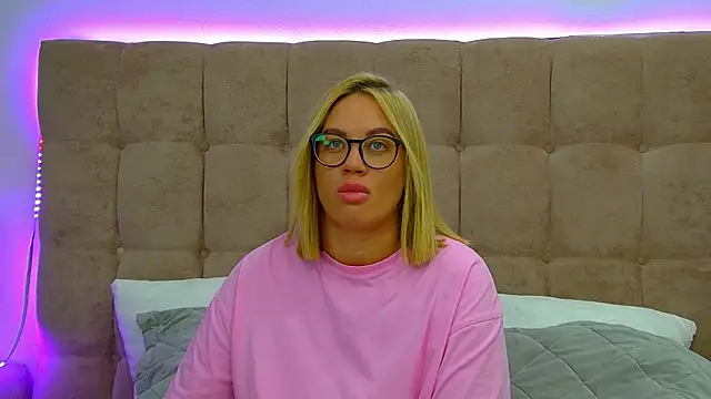 MariaNeumann online show from 11-12-25, 06:17