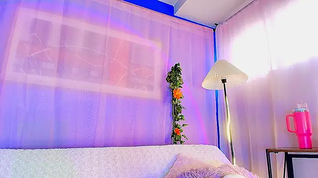 Snapshot of liccy_hall chatting on 06-11-26, 12:13 liccy hall online show from 06-11-26, 12:13