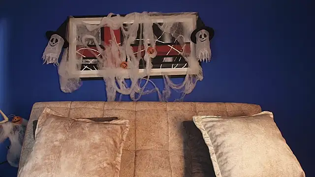 liccy hall online show from 10-30-25, 11:41