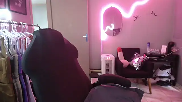 Snapshot of HotRuiva chatting on 01-21-25, 01:32 HotRuiva online show from 01-21-25, 01:32