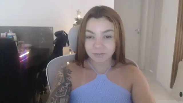 Snapshot of HotRuiva chatting on 11-23-25, 11:09 HotRuiva online show from 11-23-25, 11:09