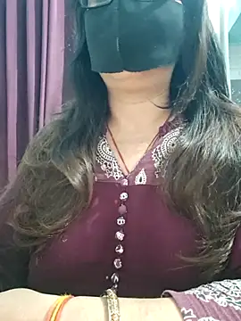 Aishwaryaa 69 online show from 07-11-26, 02:23