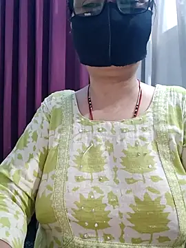 Aishwaryaa 69 online show from 04-15-26, 02:39