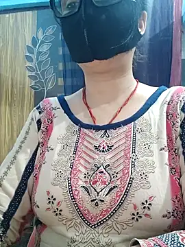 Aishwaryaa 69 online show from 03-18-26, 11:02