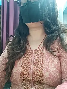 Aishwaryaa 69 online show from 05-12-26, 02:56