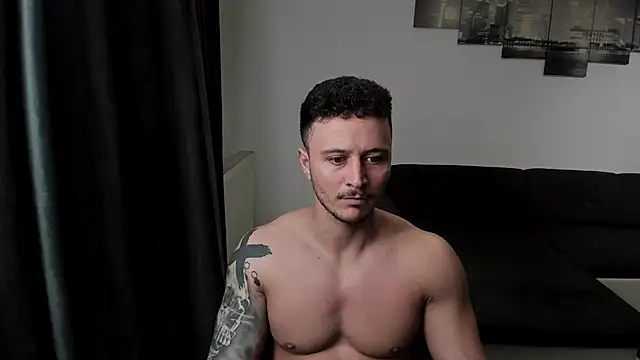 Richarddarell1 online show from 05-10-26, 04:49