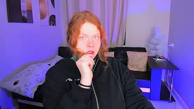 Cassie xKiss online show from 12-19-25, 09:06