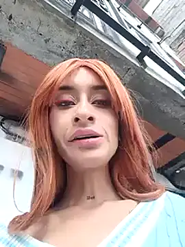 Snapshot of Rob_and_lizzy chatting on 01-12-25, 08:14 Rob and lizzy online show from 01-12-25, 08:14