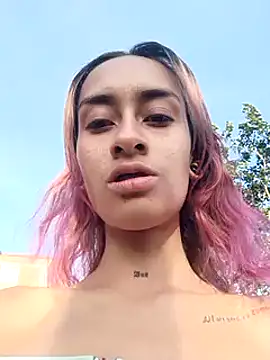 Snapshot of Rob_and_lizzy chatting on 01-15-25, 09:51 Rob and lizzy online show from 01-15-25, 09:51