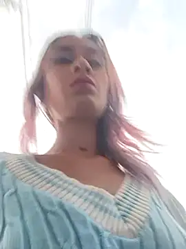 Snapshot of Rob_and_lizzy chatting on 01-20-25, 11:24 Rob and lizzy online show from 01-20-25, 11:24