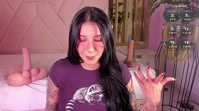 Leiaa  online show from 06-26-26, 05:02