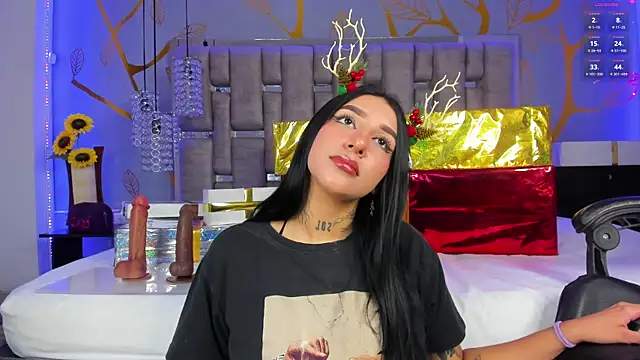 Leiaa  online show from 12-18-24, 12:10