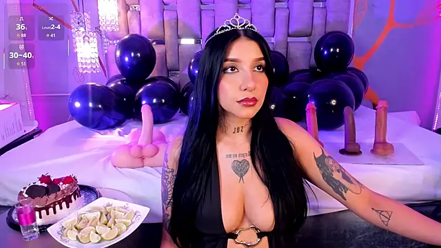 Leiaa  online show from 11-13-25, 05:00