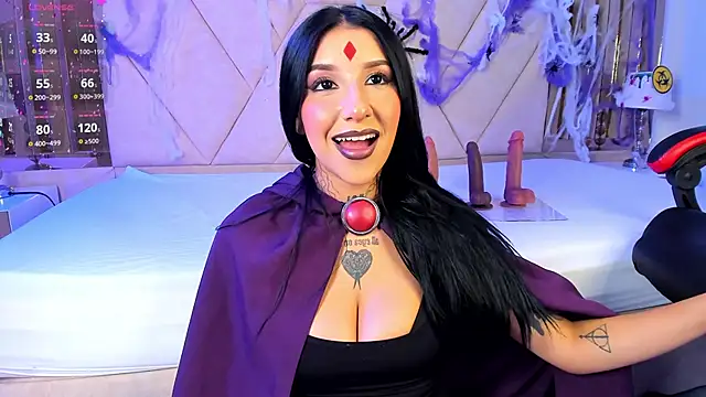 Leiaa  online show from 10-31-25, 05:48