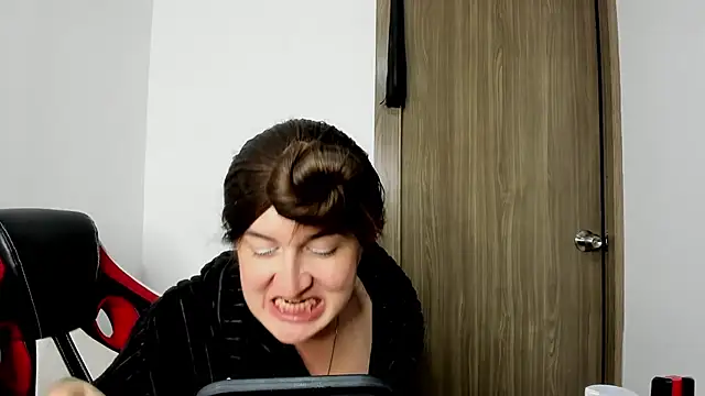 Sweet-Suck69 online show from 02-26-25, 08:17