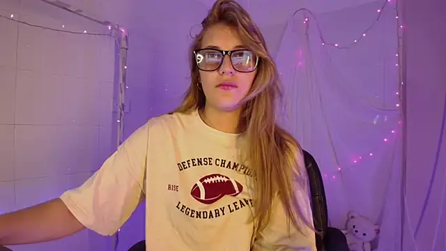 Giia paiige18 online show from 11-10-25, 01:27