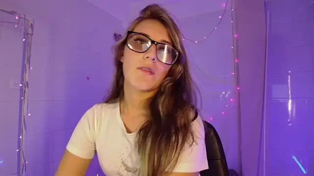 Giia paiige18 online show from 09-27-25, 12:17