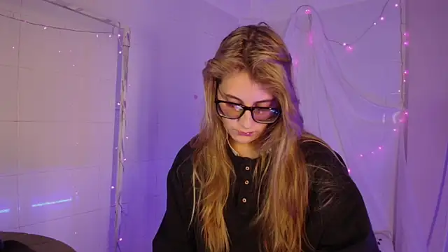 Giia paiige18 online show from 11-15-25, 11:20