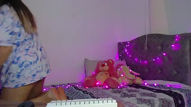 Giia paiige18 online show from 03-22-25, 03:09