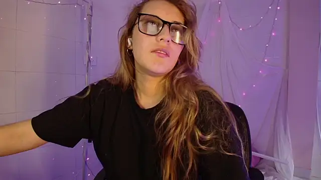 Giia paiige18 online show from 02-16-26, 07:23