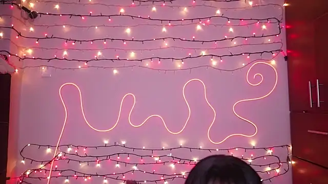 Snapshot of MaddisRock chatting on 02-18-26, 06:44 MaddisRock online show from 02-18-26, 06:44