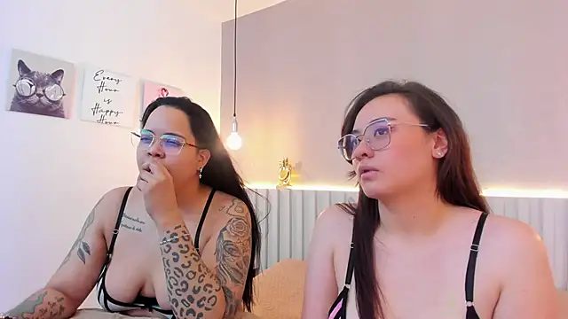 Snapshot of naughtylesbians__ chatting on 03-05-25, 03:08 naughtylesbians online show from 03-05-25, 03:08