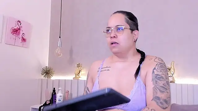 Snapshot of naughtylesbians__ chatting on 10-13-25, 02:46 naughtylesbians online show from 10-13-25, 02:46