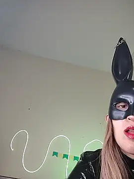 Snapshot of Bunny_Sexyy chatting on 06-18-26, 08:02 Bunny Sexyy online show from 06-18-26, 08:02