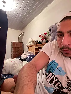 Snapshot of emea4 chatting on 04-07-26, 08:16 emea4 online show from 04-07-26, 08:16