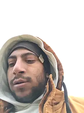 Snapshot of emea4 chatting on 11-24-25, 10:15 emea4 online show from 11-24-25, 10:15