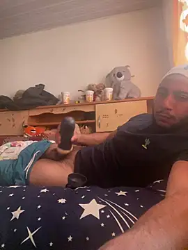 Snapshot of emea4 chatting on 03-16-26, 08:40 emea4 online show from 03-16-26, 08:40