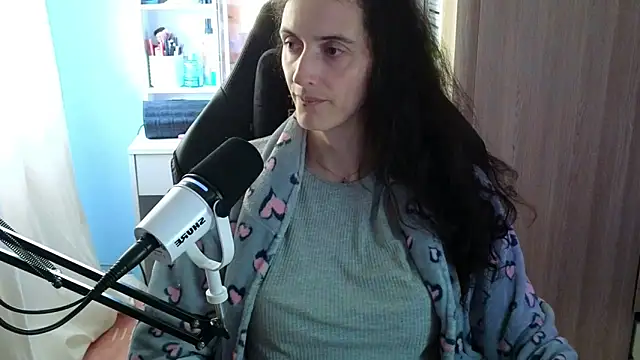 MemiKouki online show from 10-30-25, 03:31