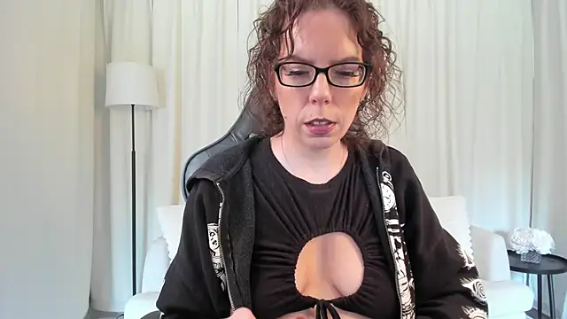SaraDesirexo online show from 05-12-26, 12:44
